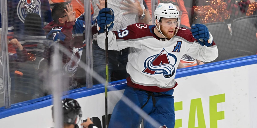 НХЛ. Детройт Ред Уингз — Колорадо Эвеланш. Накроет ли «Лавина» Город моторов? Прямая трансляция