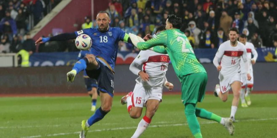 Ведат Мурики имеет также и турецкий паспорт