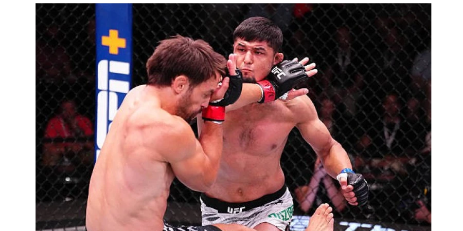 Майкл Моралес досрочно победил Гилберта Бернса. Результаты UFC Fight Night 256