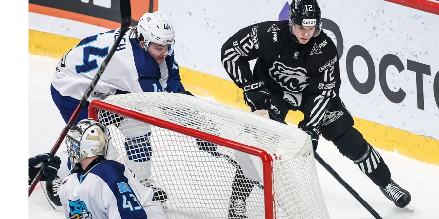 «Барыс» попытался спастись, но «Трактор» не пощадил