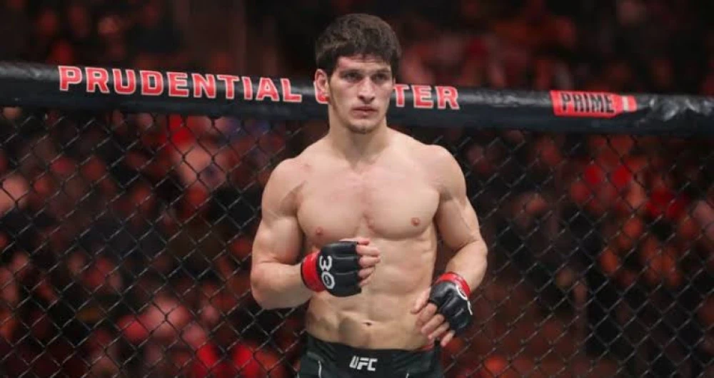 Российский боец Евлоев подерется с Волкановски на турнире UFC 333