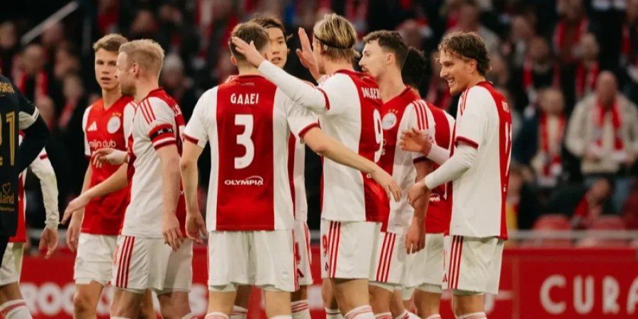 «Аякс» — «Олимпиакос»: прямая трансляция матча Лиги чемпионов