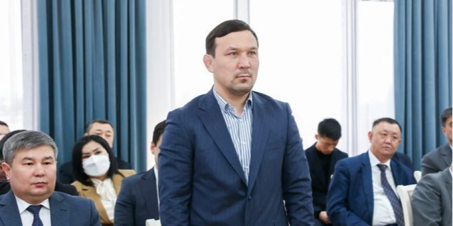 Күрес федерациясында бес вице-президент болады