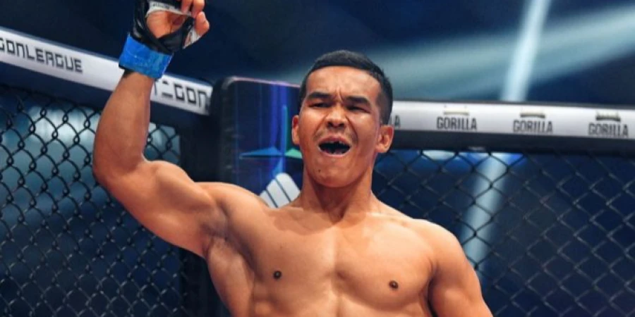 Поединок Жасурбека Жураева и Нурдаулета Толепбергена завершился в третьем раунде