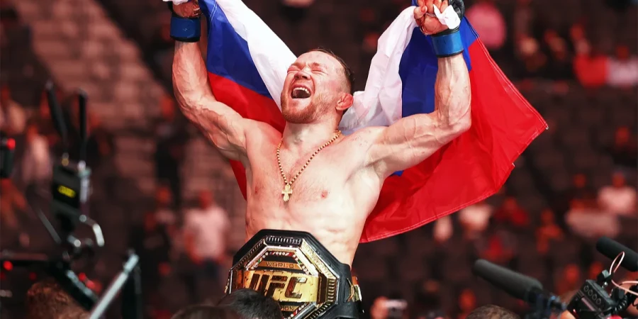 Стал известен победитель лучшего боя декабря в UFC