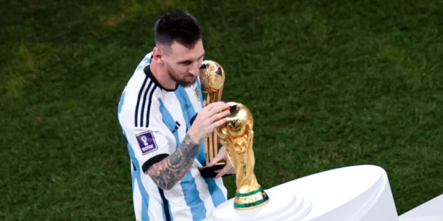 В Аргентине снова разрушили статую Месси