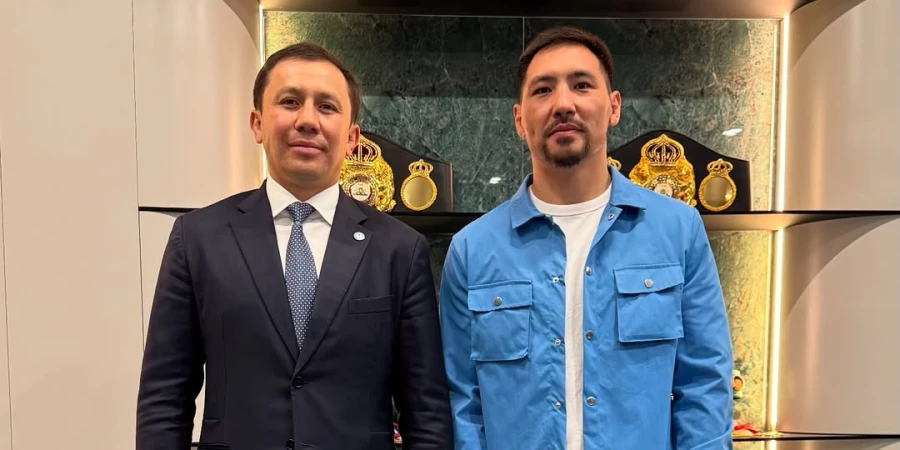 Жәнібек Әлімханұлы Геннадий Головкинмен кездесті
