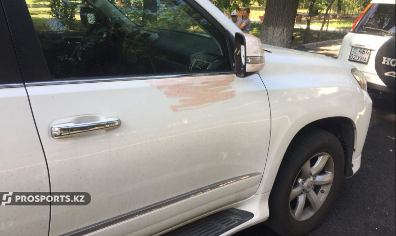 Денису Тену нанесли ножевое ранение в центре Алматы