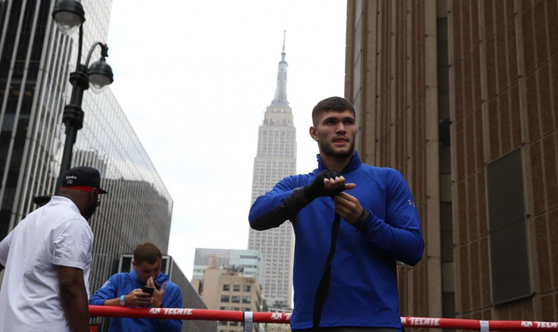 Али Ахмедов прошел взвешивание перед боем за пояс WBC