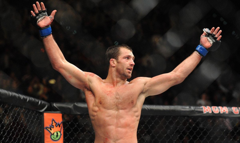 UFC 239: Рокхолд жартылай ауыр салмақта дебютін өткізеді