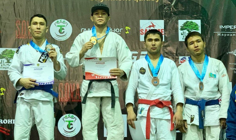 Асу Алмабаев джиу-джитсудан Қазақстан чемпионы атанды