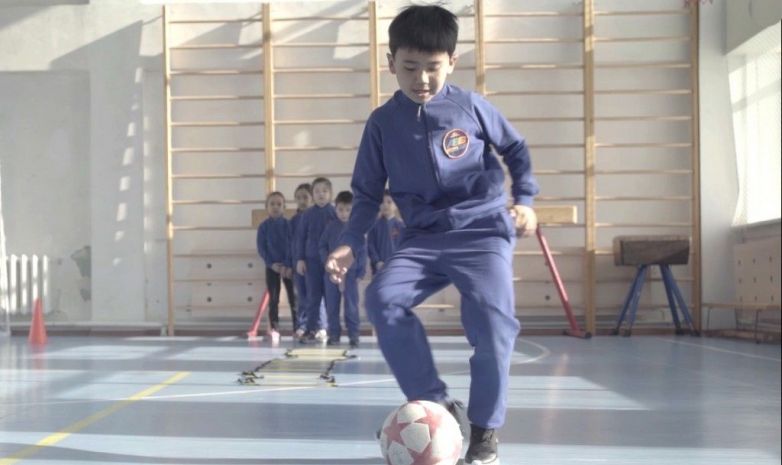 «Футбол сабағы» әлеуметтік бейнеролигі еліміздің мектептерінде көрсетіле бастады