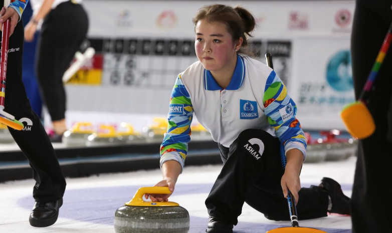 Казахстан разгромил Словению в квалификации чемпионата мира по керлингу