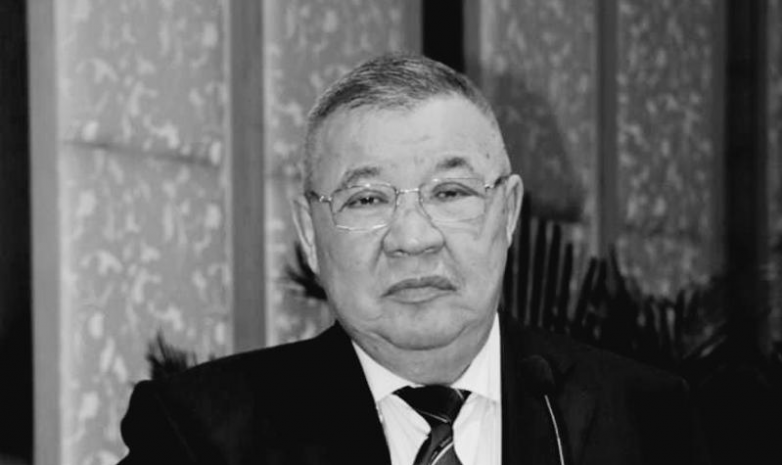 Қайрат Тұрлыханов дүниеден озды