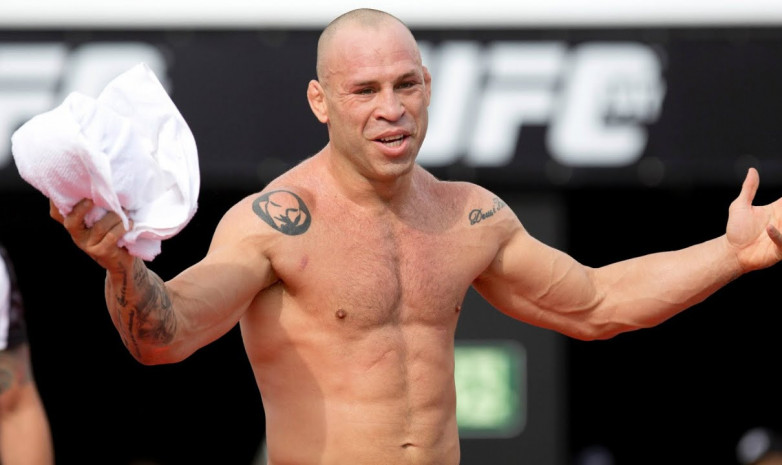 BKFC Вандерлей Силваға Майк Тайсонмен жекпе-жекке $10 млн сыйақы ұсынды