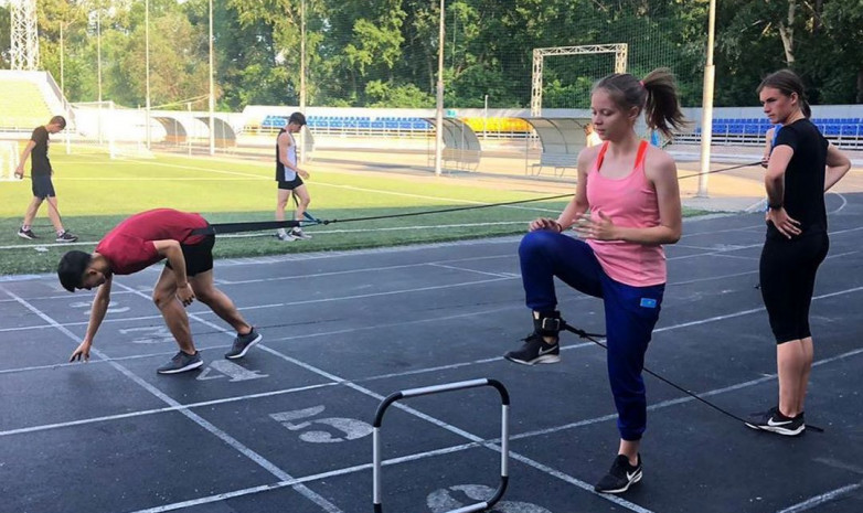 Altay Athletics  спортшылары стадионда жаттығуларын қайта бастады