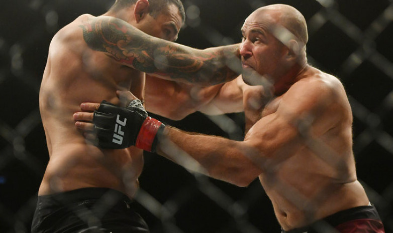 UFC 249: Алексей Олейник - Фабрисио Вердум айқасына бейнешолу 
