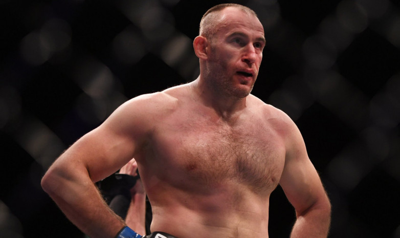 UFC 249: Ресейлік Алексей Олейник бразилиялық Вердумды жеңді