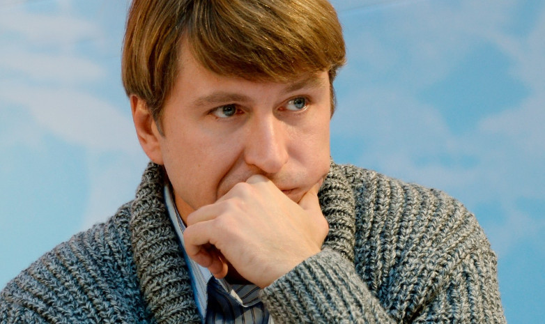 ВИДЕО. Мәнерлеп сырғанаудан Олимпиада чемпионы  бильярд үстелінде биледі