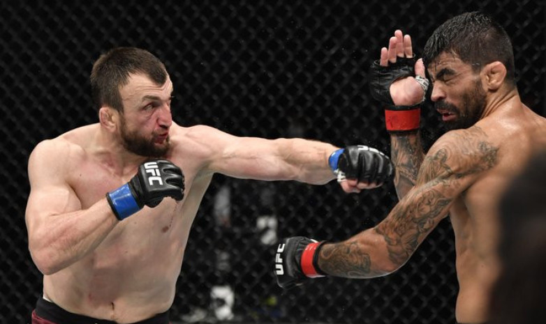 UFC 251: Бастапқы кардта өткен жекпе-жектердің нәтижелері