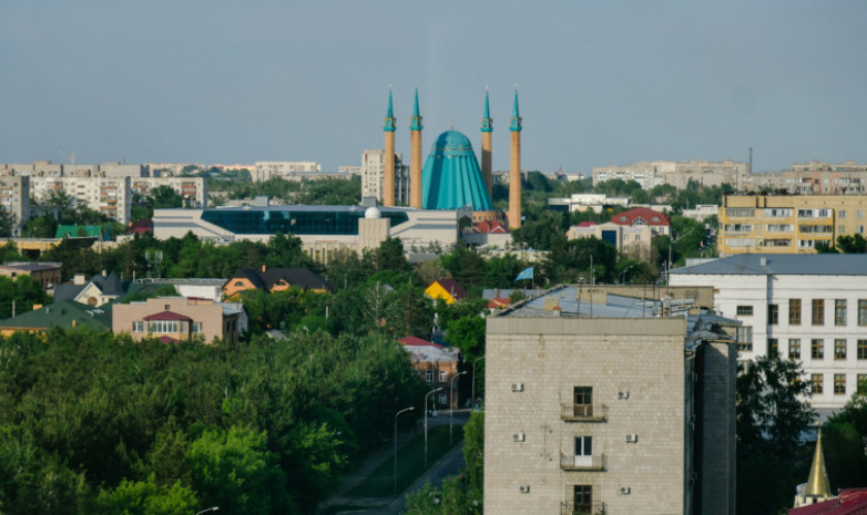 Школьник обратился к акиму Павлодара с просьбой отремонтировать футбольное поле