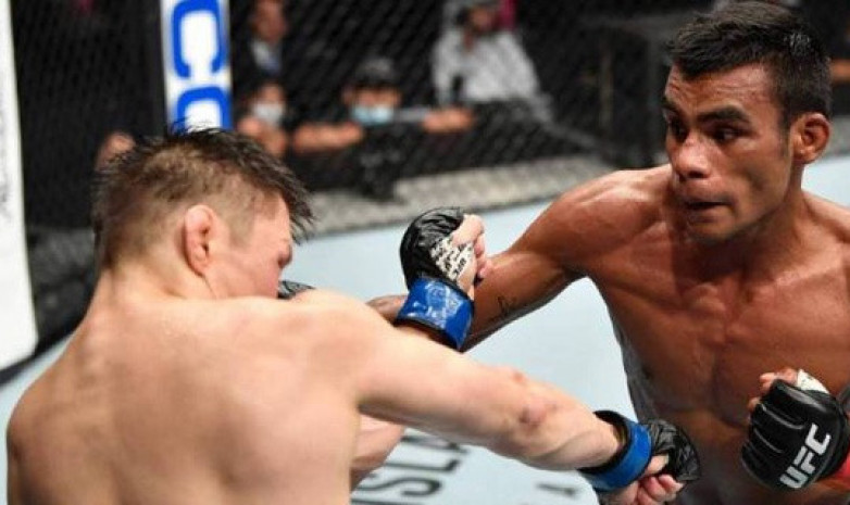 Обидчик Жалгаса Жумагулова продлил контракт с UFC