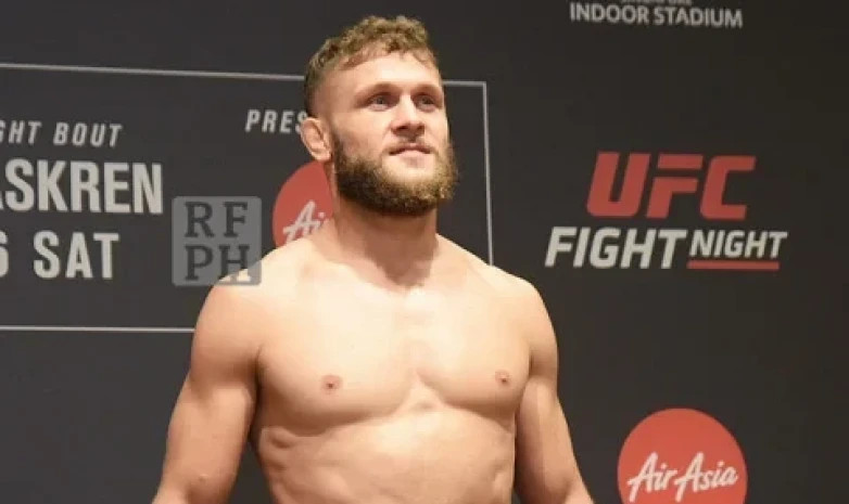 Қазақстанның тумасы UFC-дің кезекті турнирінде жеңіске жетті