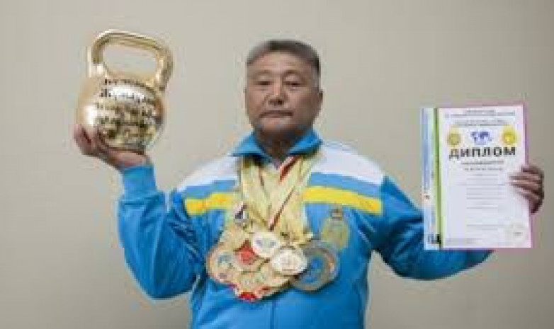 Кір көтеру спортынан 6 мәрте әлем чемпионы Талдықорғанда дайындалуда  
