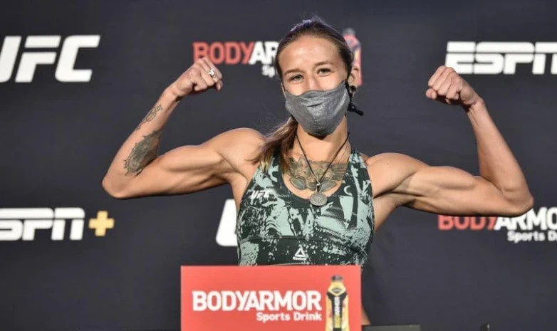 Мария Агапова UFC-дегі жекпе-жегі алдында салмақ өлшеу рәсімінен өтті