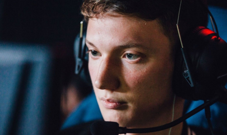 Роман «Resolut1on» Фоминок попросил добавить возможность сохраниться в Dota 2