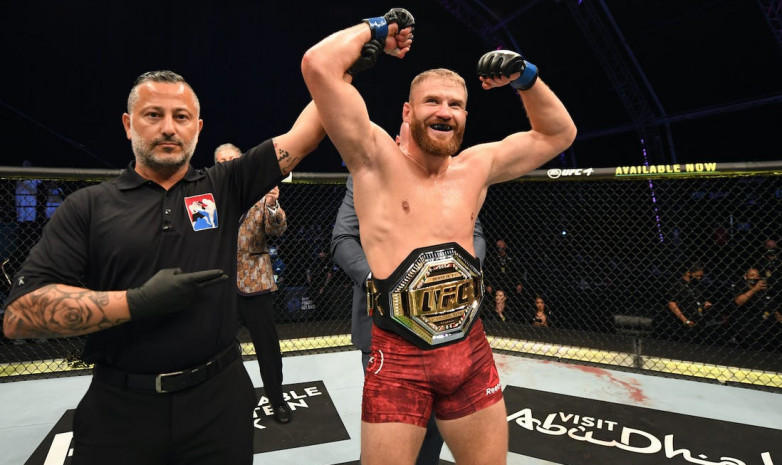 Как «Принц из Цешина» стал чемпионом UFC в 37 лет