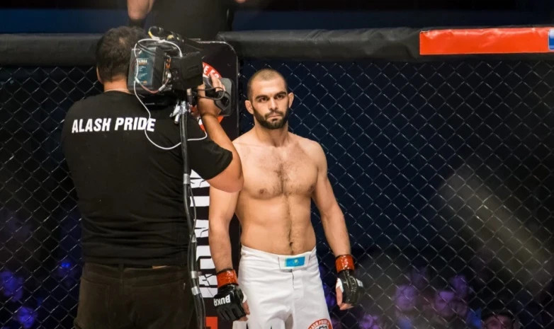 Казахстанец Забитов проиграл бой решением судей на турнире UAE WARRIORS 13