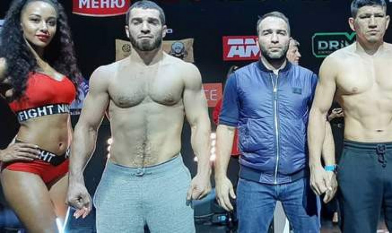 ВИДЕО. Fight Nights Global 98 турнирі алдында Қуат Хамитов пен оның қарсыласы көз арбасты