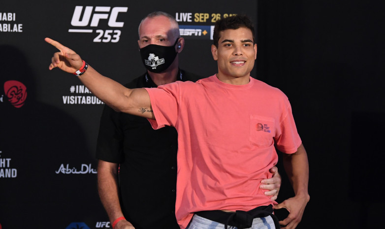 Видео. Дуэли взглядов участников турнира UFC 253