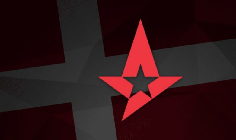 «Astralis» разгромно обыграли «FaZe Clan» после возвращения «gla1ve» в рамках ESL Pro League