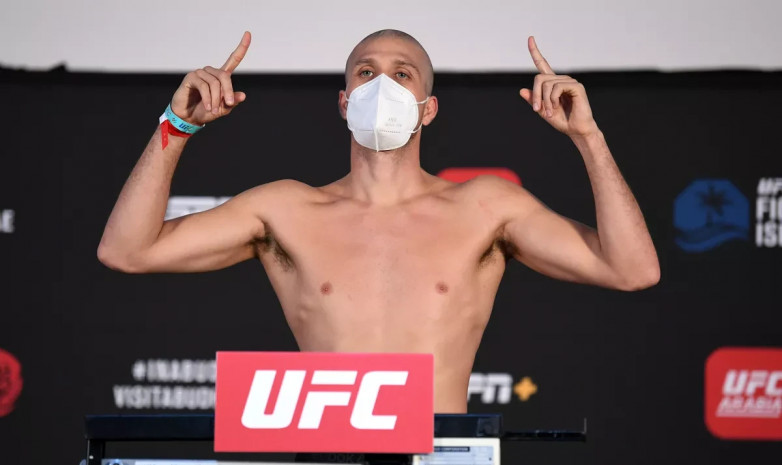 Результаты взвешивания участников турнира UFC Fight Island 6