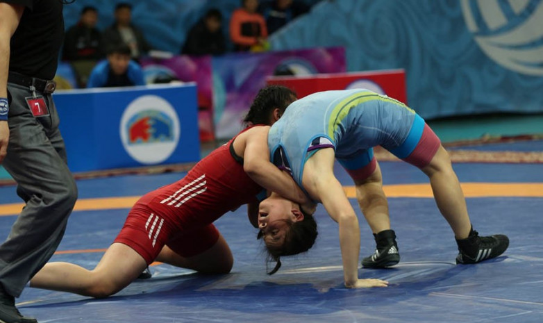 Қазақстан чемпионаты: Әйелдер күресінен финалистер анықталды