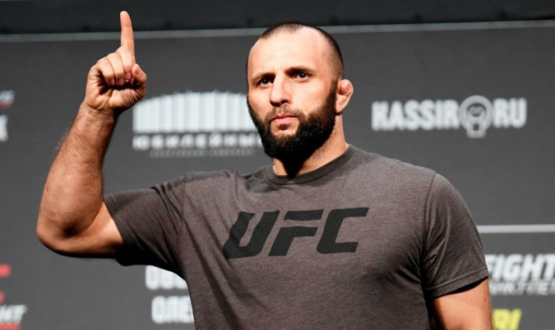 «Иногда ошибаюсь, каюсь, исправлюсь. Всем – мира и добра». Боец UFC о драке на свадьбе