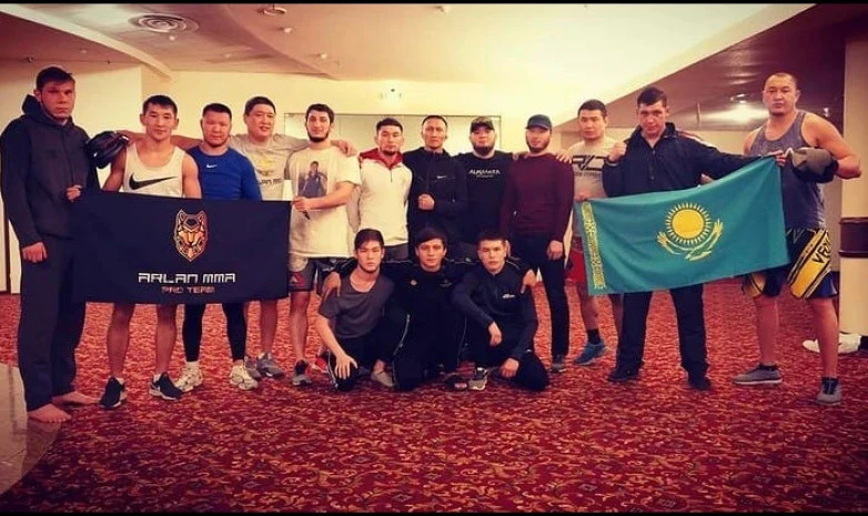 Азамат Марқабаев жеңіске жеткен жекпе-жекке бейнешолу