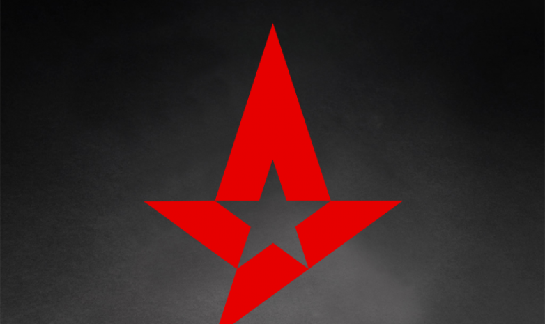 Лучшие моменты матча за слот в плей-офф стадию между «Astralis» и «Team Spirit»