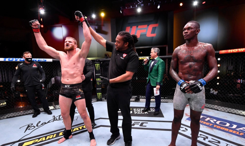 UFC 259: Басты жекпе-жекте Адесанья Блаховичтен жеңілді
