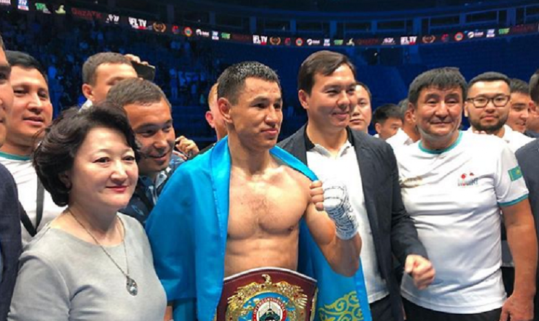 Казахстанский боксер прошел взвешивание перед боем за титул WBO