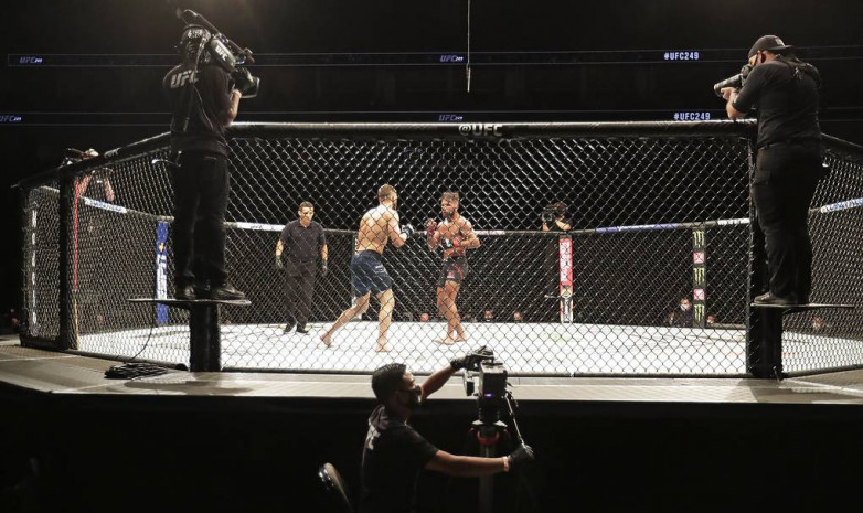 UFC не планирует централизованно вакцинировать бойцов от коронавируса