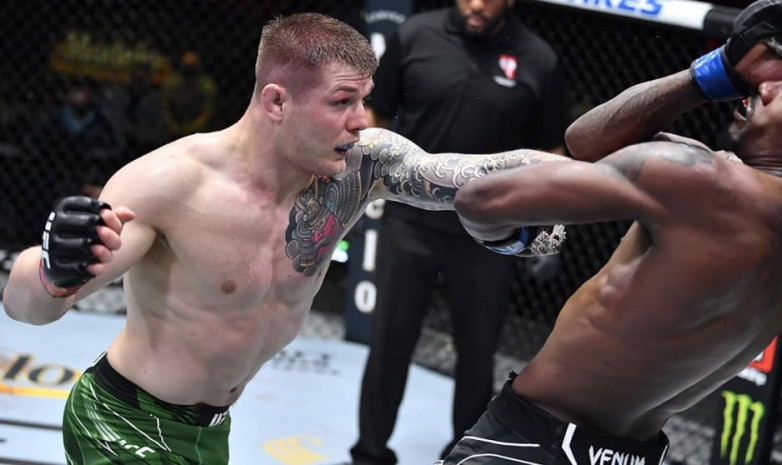 UFC Вегас 23: Басты жекпе-жекте Веттори Холлландты жеңді