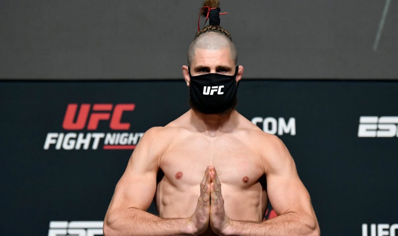 UFC Vegas 25: Спортшылар салмақ өлшеді (видео)