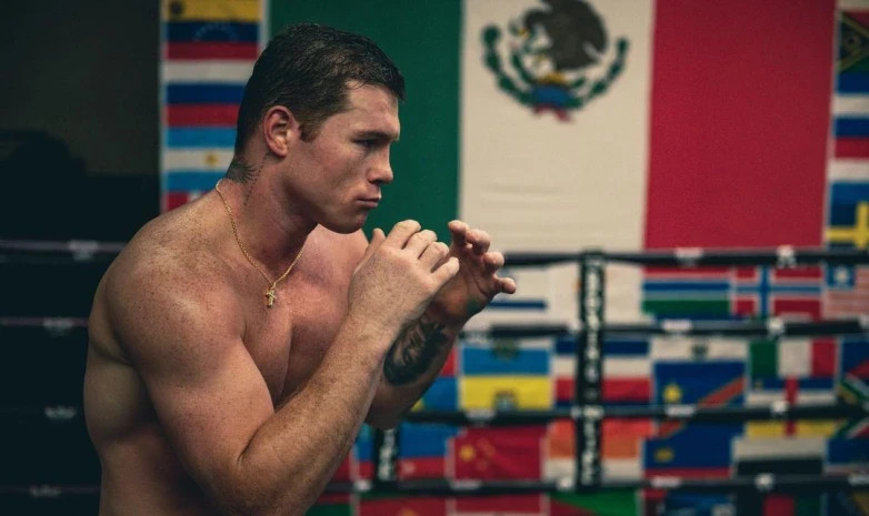 «К таким боксерам пару лет готовятся». Обладатель титула WBA Gold поразмышлял о поединке с Альваресом