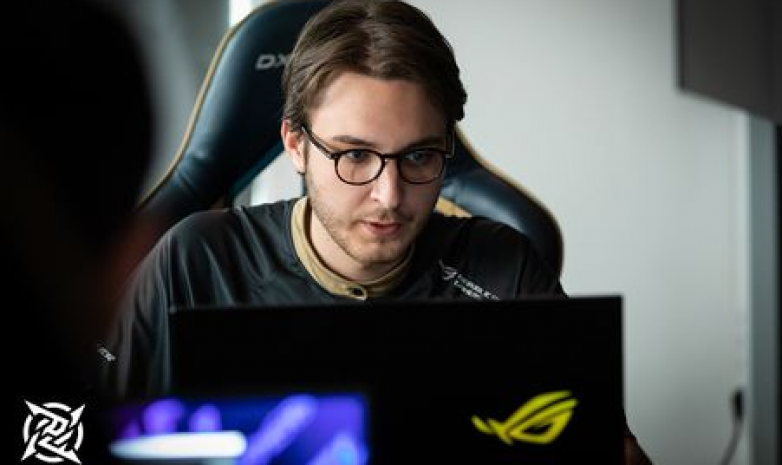 «Hampus» заявил, что игроки «Akuma» использовали читы во время RMR-турнира EPIC CIS League Spring 2021