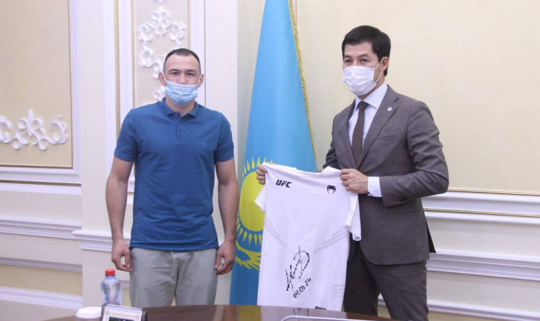 «Мұнда алғашқы кәсіпқой жарыстарымды өткіздім». Дамир Исмағұлов қолдау көрсеткен қазақстандықтарға алғыс айтты
