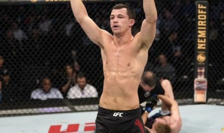 Куарантилло одержал победу нокаутом над Бенитесом на турнире UFC