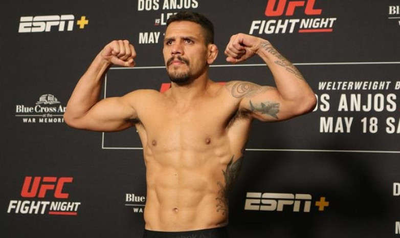«Я знаю, что это не он». Бывший чемпион UFC Дос Аньос странно отреагировал на выпад Махачева 